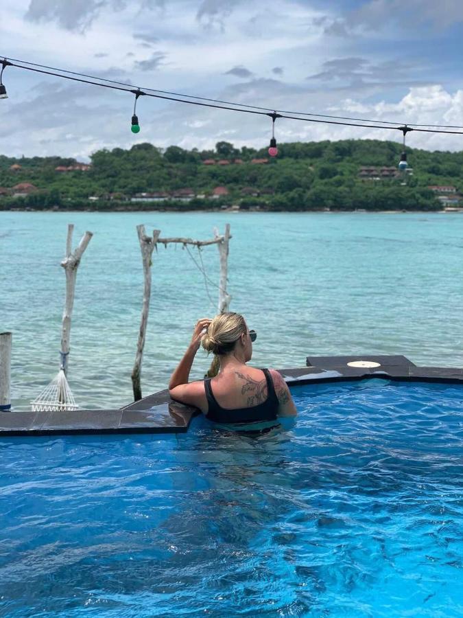 The Waterfront Beach House Lembongan Extérieur photo