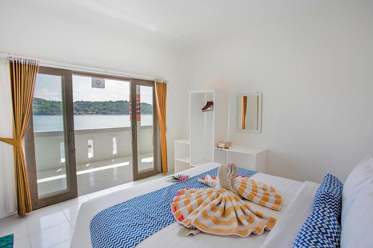 The Waterfront Beach House Lembongan Extérieur photo